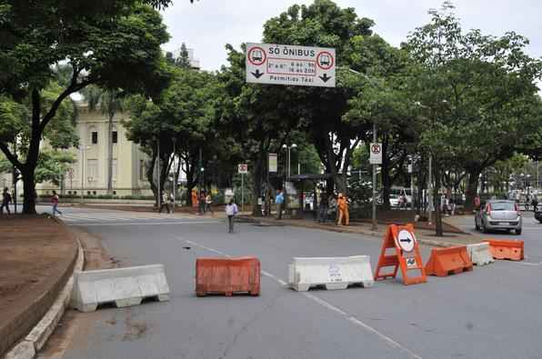 Devido às obras do BRT Central, a Avenida Paraná, entre as ruas dos Caetés e Tupis, no Centro de Belo Horizonte, foi interditada a partir da 0h desta terça-feira - Maria Tereza Correa/EM DA Press