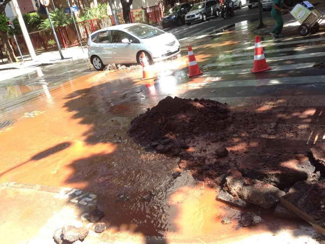 Cano Estourado Estado De Minas