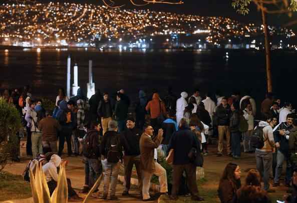 Terremoto de 8,4 graus provoca mortes e gera tsunami no Chile