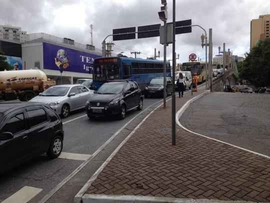 Trânsito ficou lento na região do acidente