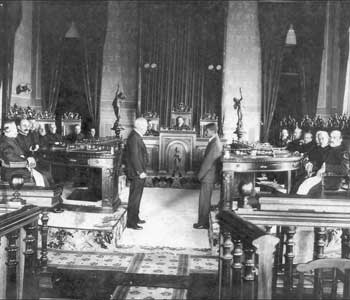 Uma das primeiras sessões da corte superior na nova sede foi feita no início do século 20 (Mejud/TJMG/Divulgação)