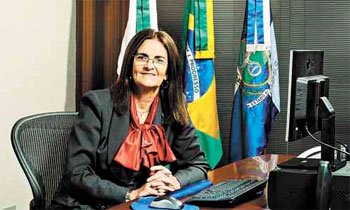 Maria das Gra�as Foster � conhecida por cumprir metas. Sua gest�o ter� como foco o aumento da produ��o  ( (www.prograd.uff.br/Reprodu��o da internet - 21/1/12)	)