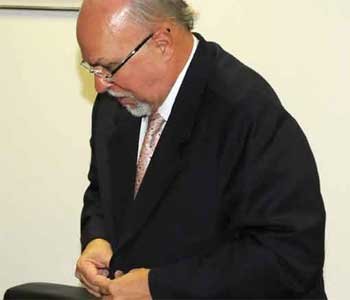 Negromonte diz que fez o possível durante a sua administração
(Carlos Moura/CB/D.A Press) Negromonte diz que fez o possível durante a sua administração
(Carlos Moura/CB/D.A Press)