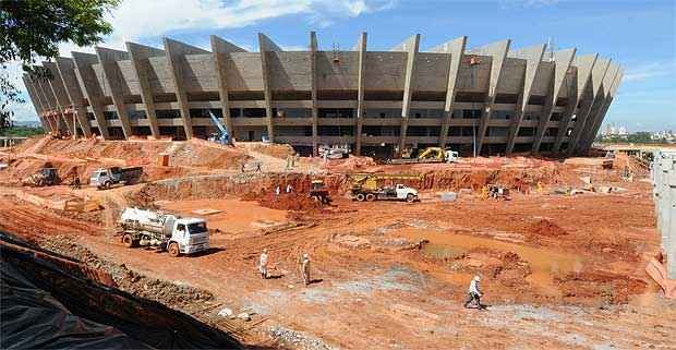 Dentro do Mineirão, a proteção dos torcedores deverá ser feita por 1.590 profissionais da segurança privada. Chamados de stewards, eles irão atuar em todas as cidades sedes da Copa como anfitriões do público ( Beto Novaes/EM/D.A Press) Dentro do Mineirão, a proteção dos torcedores deverá ser feita por 1.590 profissionais da segurança privada. Chamados de stewards, eles irão atuar em todas as cidades sedes da Copa como anfitriões do público ( Beto Novaes/EM/D.A Press)