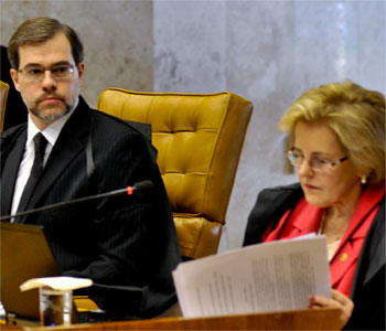 Os ministros do Supremo, Dias Toffoli e Rosa Weber, votaram na tarde desta quarta-feira sobre a validade da Lei da Ficha Limpa  (José Cruz/ABr)