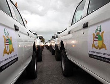 Caminhonetes modelo L-200 entregues para Unidades Regionais de Educação (Divulgação) Caminhonetes modelo L-200 entregues para Unidades Regionais de Educação (Divulgação)
