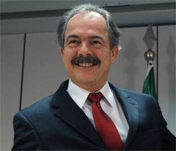 Mercadante assumiu a Educação após a saíde de Haddad, que é pré-candidato à prefeitura de SP  (MARCELLOCASAL-ABR 18/01/2012
 
)