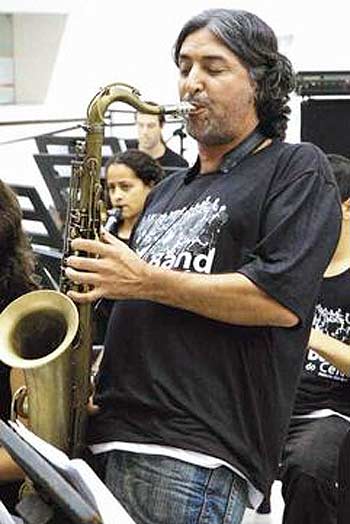 O saxofone era o principal instrumento de Rúbio Veiga, de 51 anos, que tocou em vários grupos (Paulo Lacerda/Divulgação)