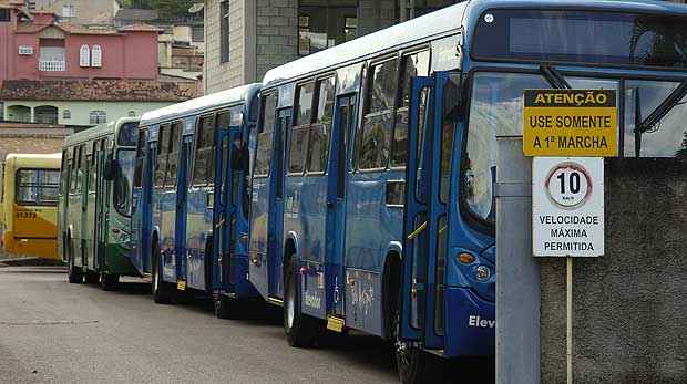 Veículos parados na Estação Diamante no início da manhã desta segunda-feira (Renato Weil/EM DA Pres) Veículos parados na Estação Diamante no início da manhã desta segunda-feira (Renato Weil/EM DA Pres)