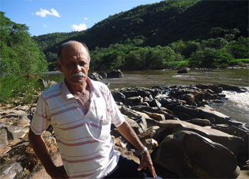  (Produtor Sebastião Duarte Filho, no lugar do rio Jequitai, já foi 'passavel' para o bando de Riobaldo, e agora vai ser o local de um megaprojeto, que vai garantir a irrigação de 35 mil hectares e vai gerar 20 MW de energia)