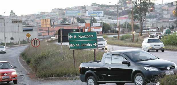 Traçado da nova via vai ligar a BR-040 (foto) à Fernão Dias. Parte sul do complexo tem 35,8 quilômetros e construção vai custar R$ 500 milhões (Gladyston Rodrigues/EM/D.A Press)