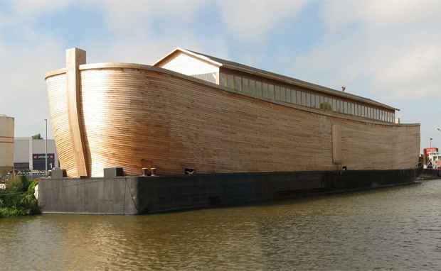 'Arca de Johan' no porto de Schagen, construção foi feita usando o Gênesis como referência (Reprodução internet / Wikipedia)