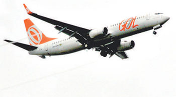 Jato da Gol decola em Confins: empresa perdeu R$ 715 mi de abril a junho (BETO NOVAES/EM/D.A PRESS - 2/1/11)