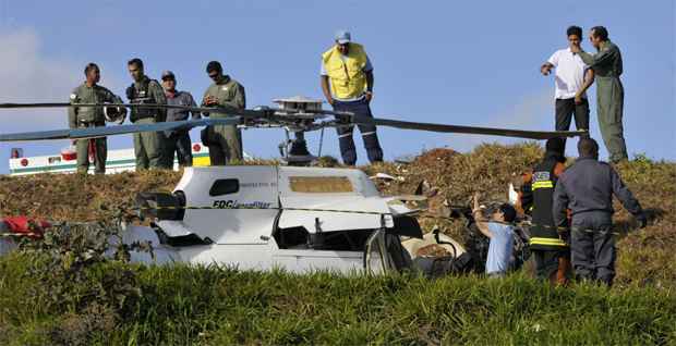 A aeronave caiu na cabeceira da pista do Aeroporto Carlos Prates (Juarez Rodrigues/EM/D.A.Press)