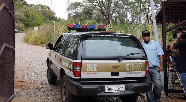 Polícia Civil fez uma vistoria no terreno antes de começar as buscas (Paulo Filgueiras/EM/D.A.Press)