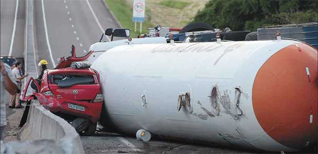 Acidentes Rodovi Rios Envolvendo Cargas Perigosas J Somam Este Ano