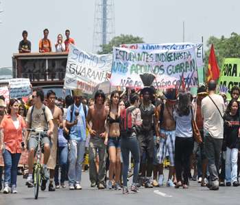 Estudantes manifestaram apoio aos indígenas (Elza Fiúza/ABr)