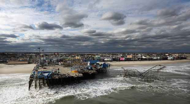 Orla de Nova Jersey, um dos lugares mais afetados pelo furacão Sandy (Mario Tama/Getty Images/AFP)