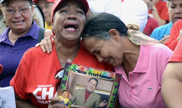 População da Venezuela chora a morte de Hugo Chávez (AFP Photo/Leo Ramirez)