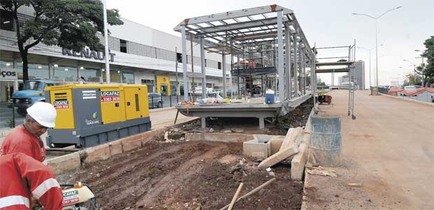 Lentidão das obras prejudicou também a instalação das estações (Cristina Horta/EM/D.A Press)