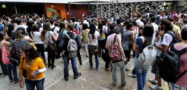 Assembleia na Faculdade de Direito repercute trote: alunos prometem se mobilizar novamente hoje, Dia de Combate ao Racismo (Juarez Rodrigues/EM/D.A Press)