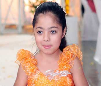 Emily Ketlen Ferrari, de 7 anos, está desaparecida desde sábado (Polícia Civil/Divulgação)
