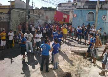 Torcedores do Cruzeiro na chegada ao Independência (Rua Ismênia Tunes, Horto)
 (Gilmar Laignier/Superesportes
)