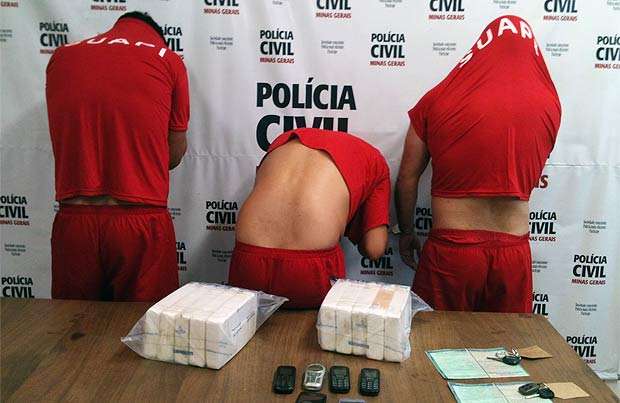 Os criminosos estavam com cocaína considerada pela Polícia Civil como a mais pura do mercado (Thiago Lemos/EM/D.A.Press)