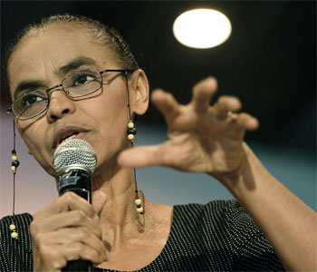 Marina Silva, acusada de jogo duplo (Pedro Ladeira/AFP ) Marina Silva, acusada de jogo duplo (Pedro Ladeira/AFP )