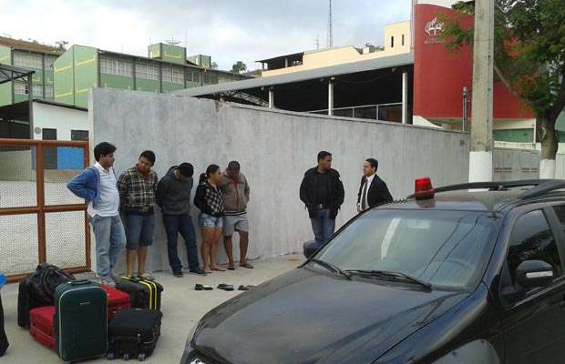 O grupo de oito pessoas foi detido em um hotel, em Teófilo Otoni, no Vale do Mucuri (Divulgação Polícia Civil)