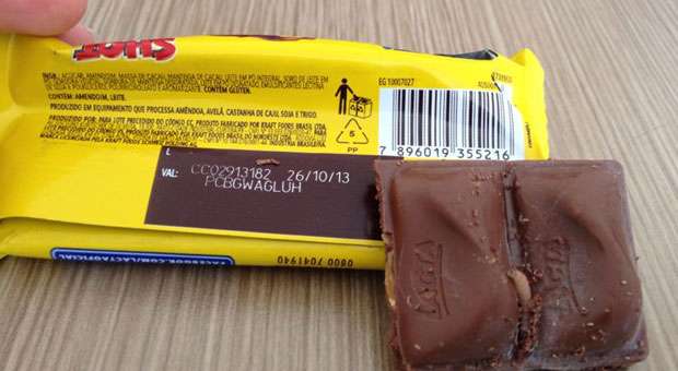 Designer encontrou larva de mosca em chocolate (Laiz Giovani/Arquivo Pessoal)
