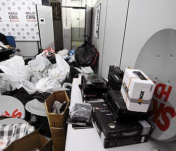 Ao todo 200 equipamentos foram apreendidos (Jair Amaral/EM/D.A.Press) Ao todo 200 equipamentos foram apreendidos (Jair Amaral/EM/D.A.Press)