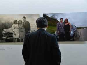 Homem observa foto na exposição (ABr) Homem observa foto na exposição (ABr)