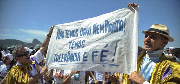 A caminhada contou com a presença de representantes de quase todas as religiões. Apenas os protestantes não participaram do movimento (Fernando Frazão/ABr) A caminhada contou com a presença de representantes de quase todas as religiões. Apenas os protestantes não participaram do movimento (Fernando Frazão/ABr)