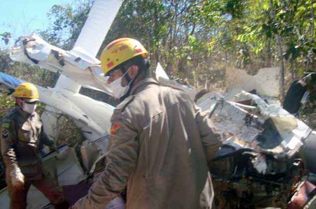Local do acidente do avião bimotor em Caldas, Goiás, que matou 4 mineiros (Corpo de BombeirosDivulgação) Local do acidente do avião bimotor em Caldas, Goiás, que matou 4 mineiros (Corpo de BombeirosDivulgação)