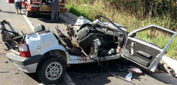 Imagem do grave acidente na BR-135, em Corinto, Região Central de Minas Gerais (Paulo Rodrigues)