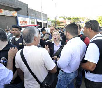 Policiais militares e civis chegaram a se envolver em discussões (Juarez Rodrigues/EM/D.A.Press)