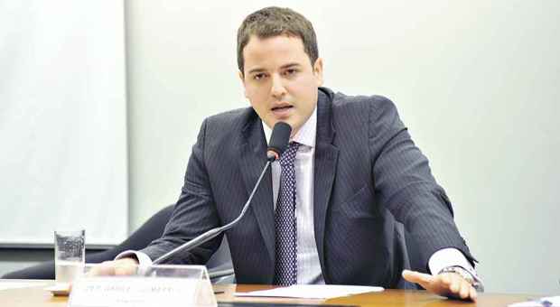 'Existe uma demanda dos municípios e estados para que o tema seja definido com rapidez, mas um projeto como esse não dá para ser votado com tantas brigas entre as partes interessadas' - Deputado Gabriel Guimarães (PT-MG), presidente da comissão especial do Marco da Mineração (Lúcio Bernardo Jr/Câmara dos Deputados - 24/8/13)