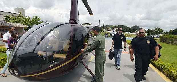 O helicóptero foi apreendido com cerca de 440 quilos de cocaína em uma fazenda no Espírito Santo (Carlos Bernardo Coutinho /A Gazeta ) O helicóptero foi apreendido com cerca de 440 quilos de cocaína em uma fazenda no Espírito Santo (Carlos Bernardo Coutinho /A Gazeta )