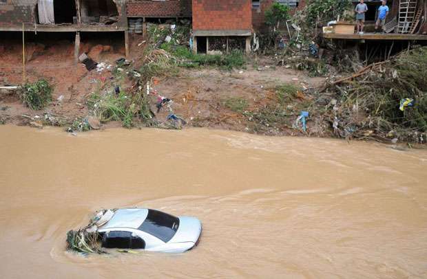 Teresópolis, na região serrana do Rio de Janeiro, foi uma das cidades mais afetadas pela chuva na época (Ronaldo de Oliveira/CB/D.A Press - 16/01/2010) Teresópolis, na região serrana do Rio de Janeiro, foi uma das cidades mais afetadas pela chuva na época (Ronaldo de Oliveira/CB/D.A Press - 16/01/2010)