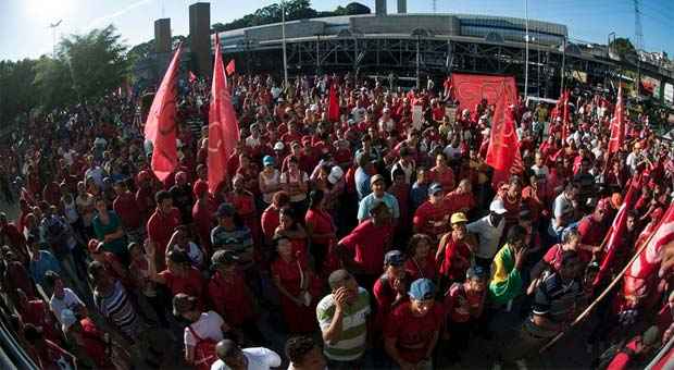 Movimento dos Trabalhadores Sem Teto pede melhorias a política de habitação de São Paulo (Agência Brasil) Movimento dos Trabalhadores Sem Teto pede melhorias a política de habitação de São Paulo (Agência Brasil)