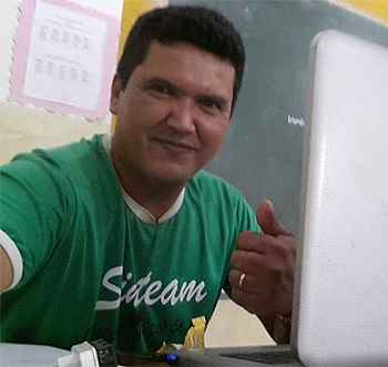 Entre os desaparecidos, está o professor Stef Pinheiro, que teria sido morto pelos índios junto ao representante comercial Luciano Freire e o técnico Aldeney Salvador (Reprodução/Facebook) Entre os desaparecidos, está o professor Stef Pinheiro, que teria sido morto pelos índios junto ao representante comercial Luciano Freire e o técnico Aldeney Salvador (Reprodução/Facebook)