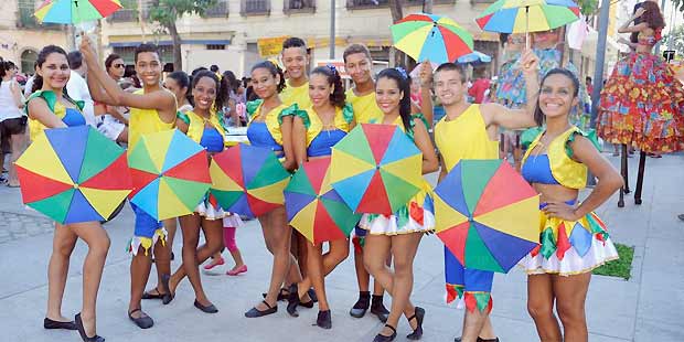 Desfile de blocos começou na zona portuária do Rio (Tomaz Silva/Agência Brasil) Desfile de blocos começou na zona portuária do Rio (Tomaz Silva/Agência Brasil)