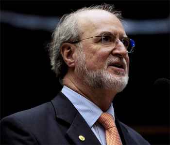 Eduardo Azeredo confirmou nesta quarta-feira a renúncia ao madato de deputado federal (Brizza Cavalcante/Agencia Camara)