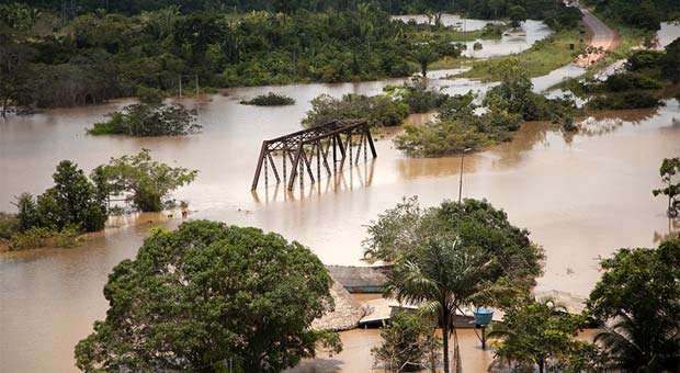 Alagamentos dificultam a chegada de alimentos e remédios em várias cidades (Divulgação / Agência de Notícias do Acre
) Alagamentos dificultam a chegada de alimentos e remédios em várias cidades (Divulgação / Agência de Notícias do Acre
)