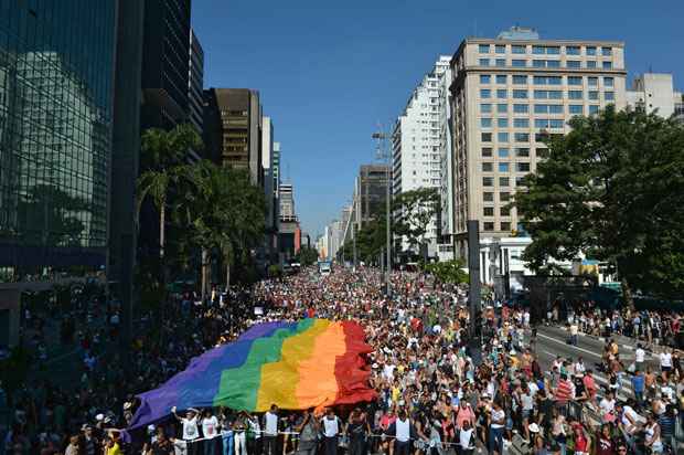Mais de três milhões de pessoas participam do evento (AFP PHOTO/Nelson ALMEIDA ) Mais de três milhões de pessoas participam do evento (AFP PHOTO/Nelson ALMEIDA )