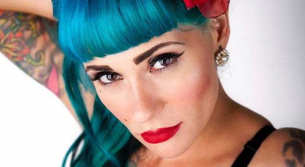 Denise Moretti Batista fez carreira bem sucedida no exterior e foi encontrada pelo marido australiano ( Arquivo pessoal)