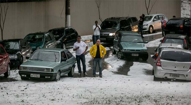 Fenômeno climático causou transtorno para os motoristas paulistas (THIAGO BERNARDES/FRAME/FRAME/ESTADAO CONTEUDO ) Fenômeno climático causou transtorno para os motoristas paulistas (THIAGO BERNARDES/FRAME/FRAME/ESTADAO CONTEUDO )