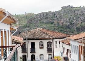 MP entra com ação para pedir retirada de postes de energia da ... - Estado de Minas