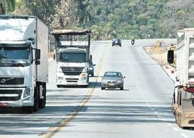Multa para quem fizer ultrapassagem proibida vai subir de R$ 191 ... - Estado de Minas
